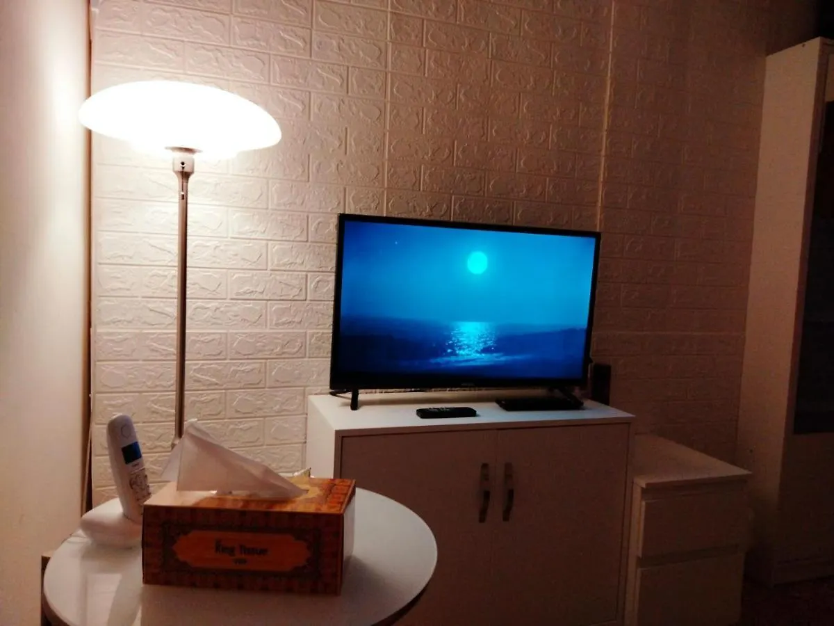 Homestay Affordable Transient - Not A Hotel - Sharing Kitchen And Washrooms Abu Dhabi United Arab Emirates