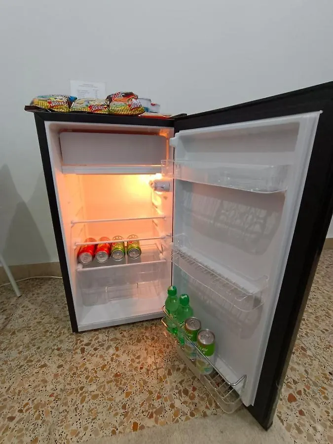 Homestay Affordable Transient - Not A Hotel - Sharing Kitchen And Washrooms Abu Dhabi United Arab Emirates