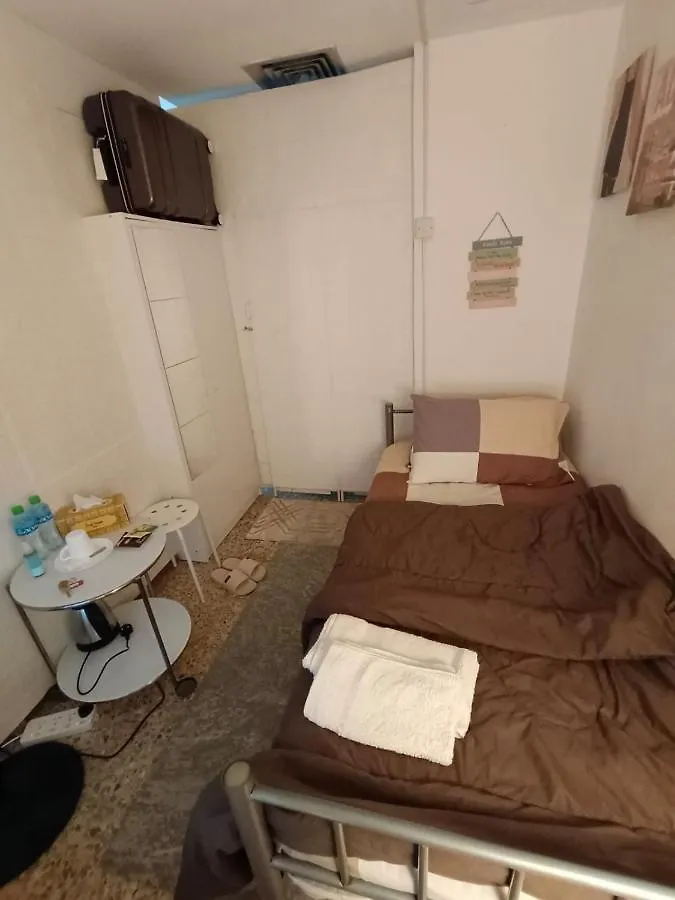 Affordable Transient - Not A Hotel - Sharing Kitchen And Washrooms Abu Dhabi Homestay